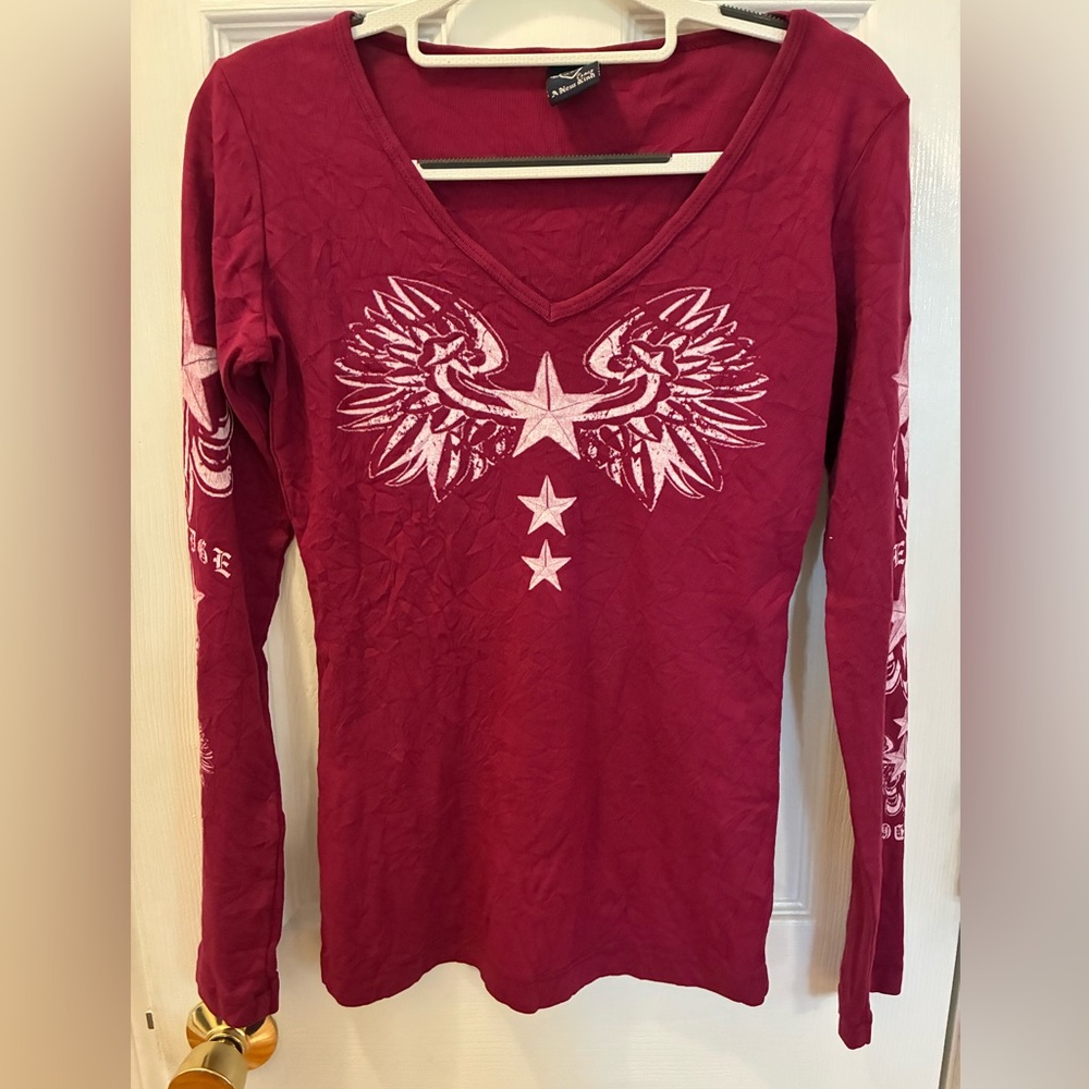 Women's Deep Red Fushia V‑Neck Long Sleeve Graphic Tee with Winged Star